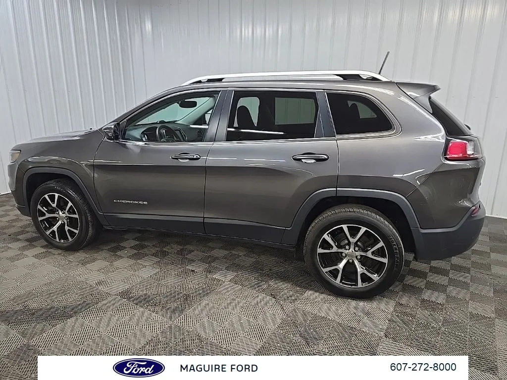 Used 2020 Gray Jeep Limited image 4
