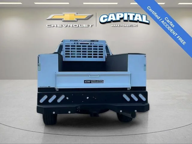 Used 2025 Summit White Chevrolet LT image 4