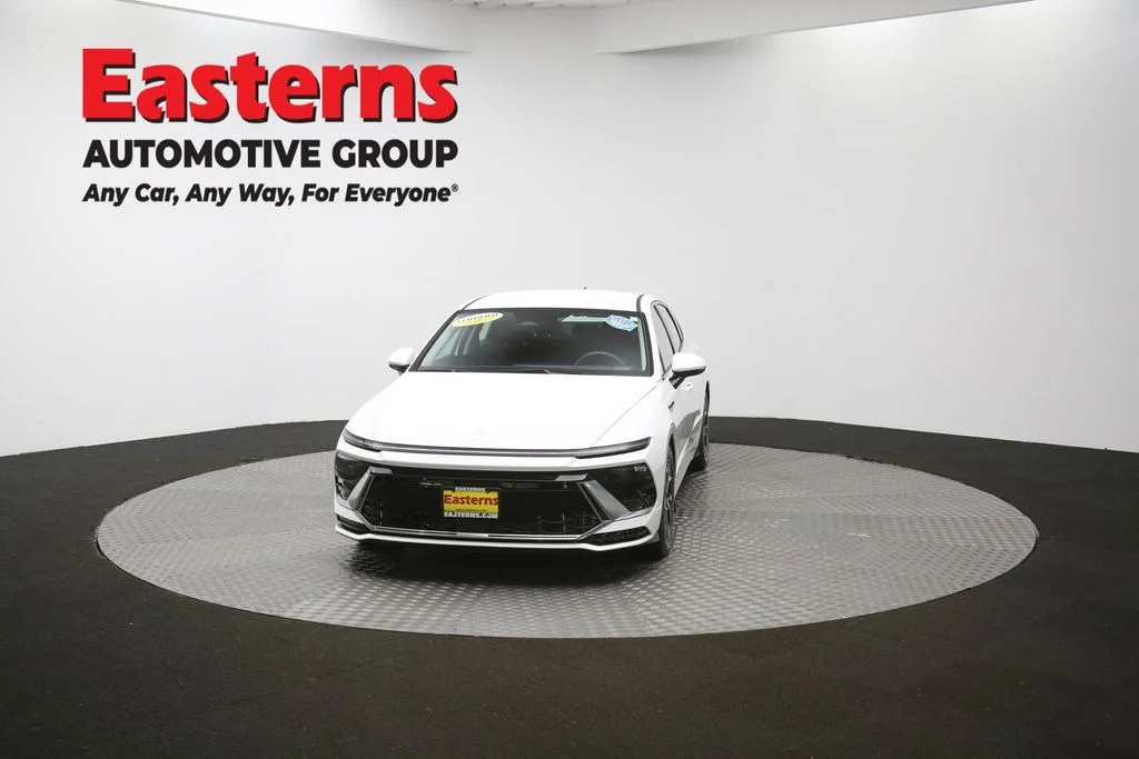 Used 2024 White Hyundai SEL image 53