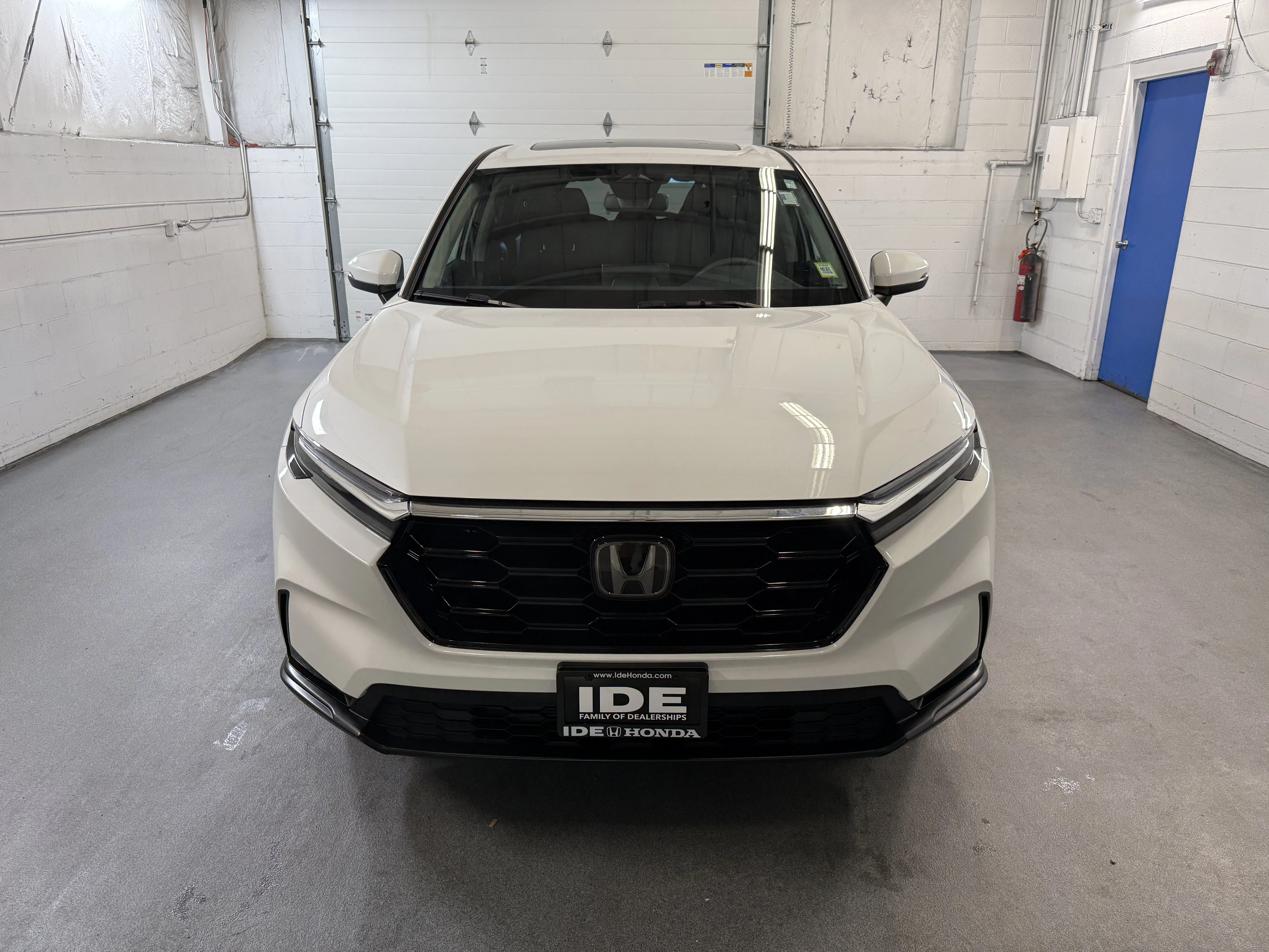 Certified Used 2024 Platinum White Pearl Honda EX image 3