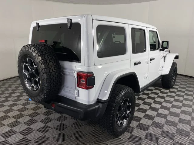 Used 2021 White Jeep Unlimited Rubicon 4xe image 9