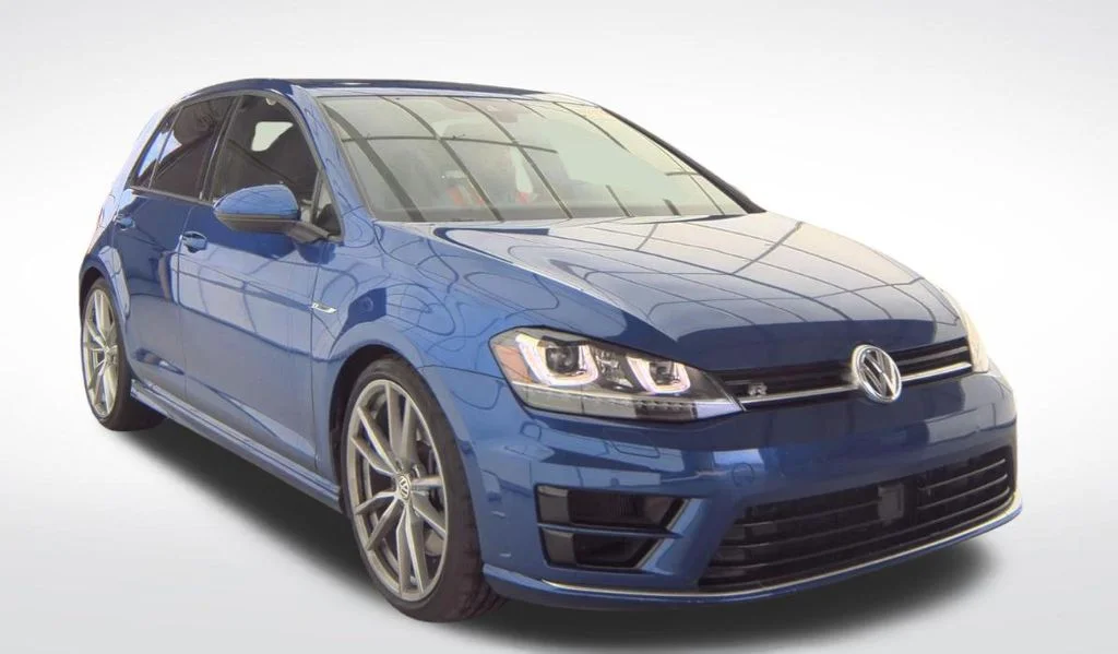 Used 2017 Blue Volkswagen DCC & Navigation 4Motion image 3