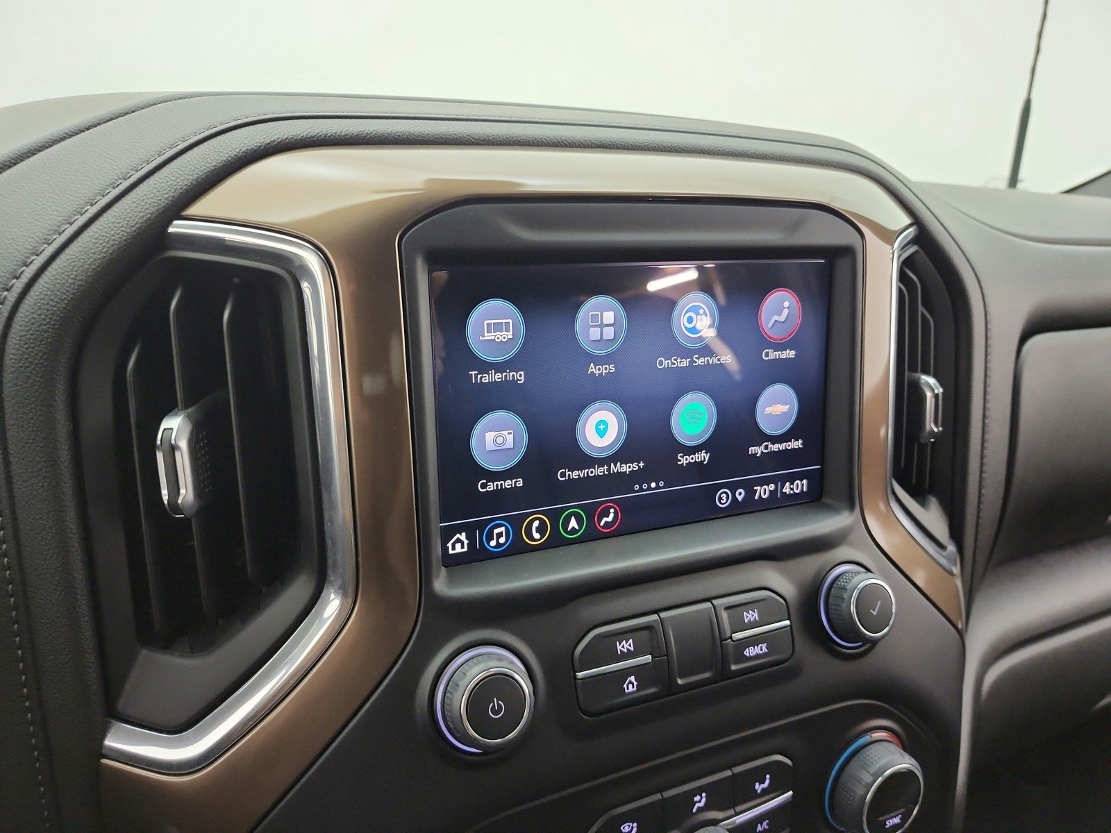 Used 2022 Summit White Chevrolet High Country image 9