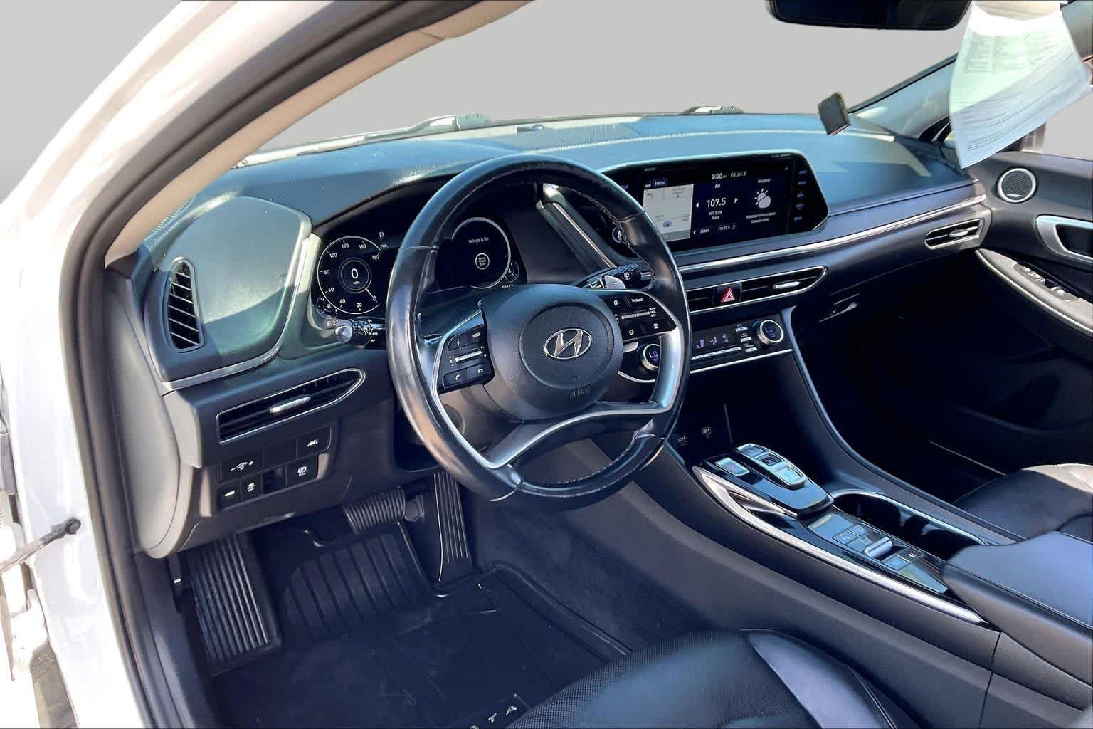 Used 2021 Quartz White Hyundai Limited image 18