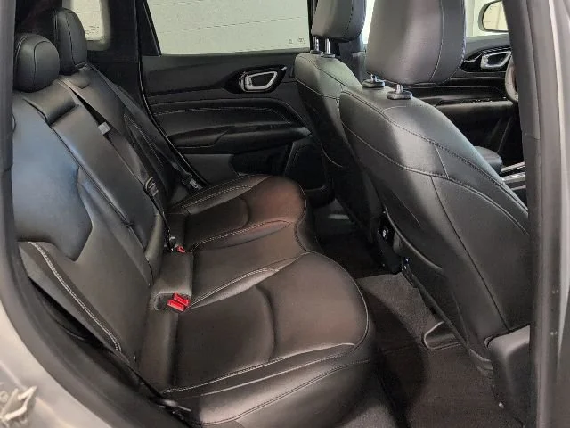 Used 2024 Silver Jeep Limited 4x4 image 33