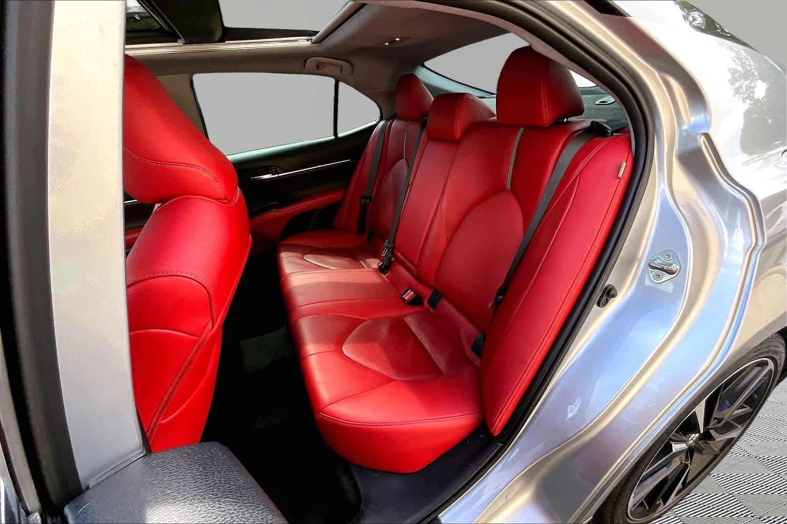 Used 2019 Celestial Silver/Midnight Black Metallic Toyota XSE image 21
