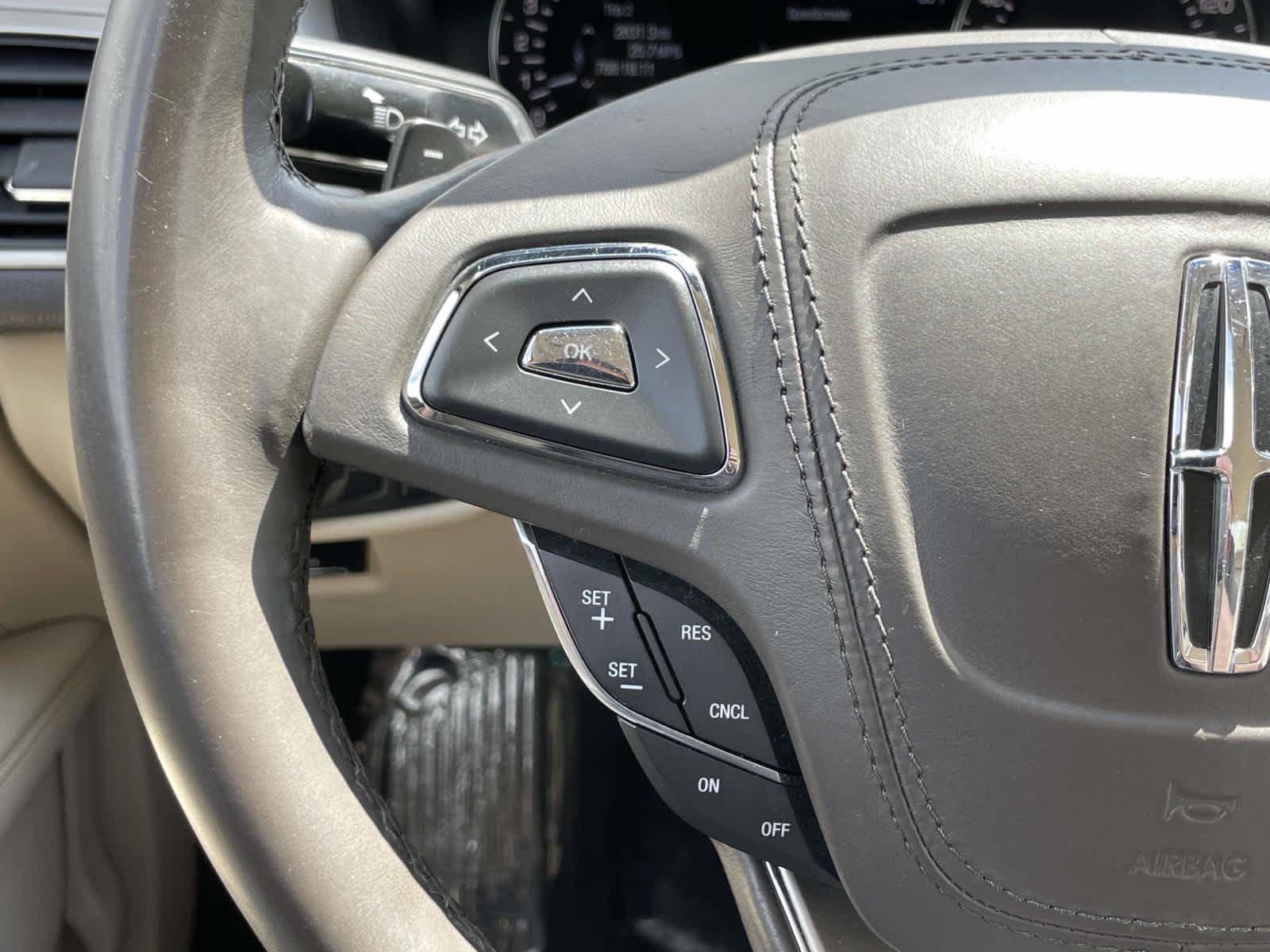 Used 2017 Magnetic Gray Metallic Lincoln Premiere image 30