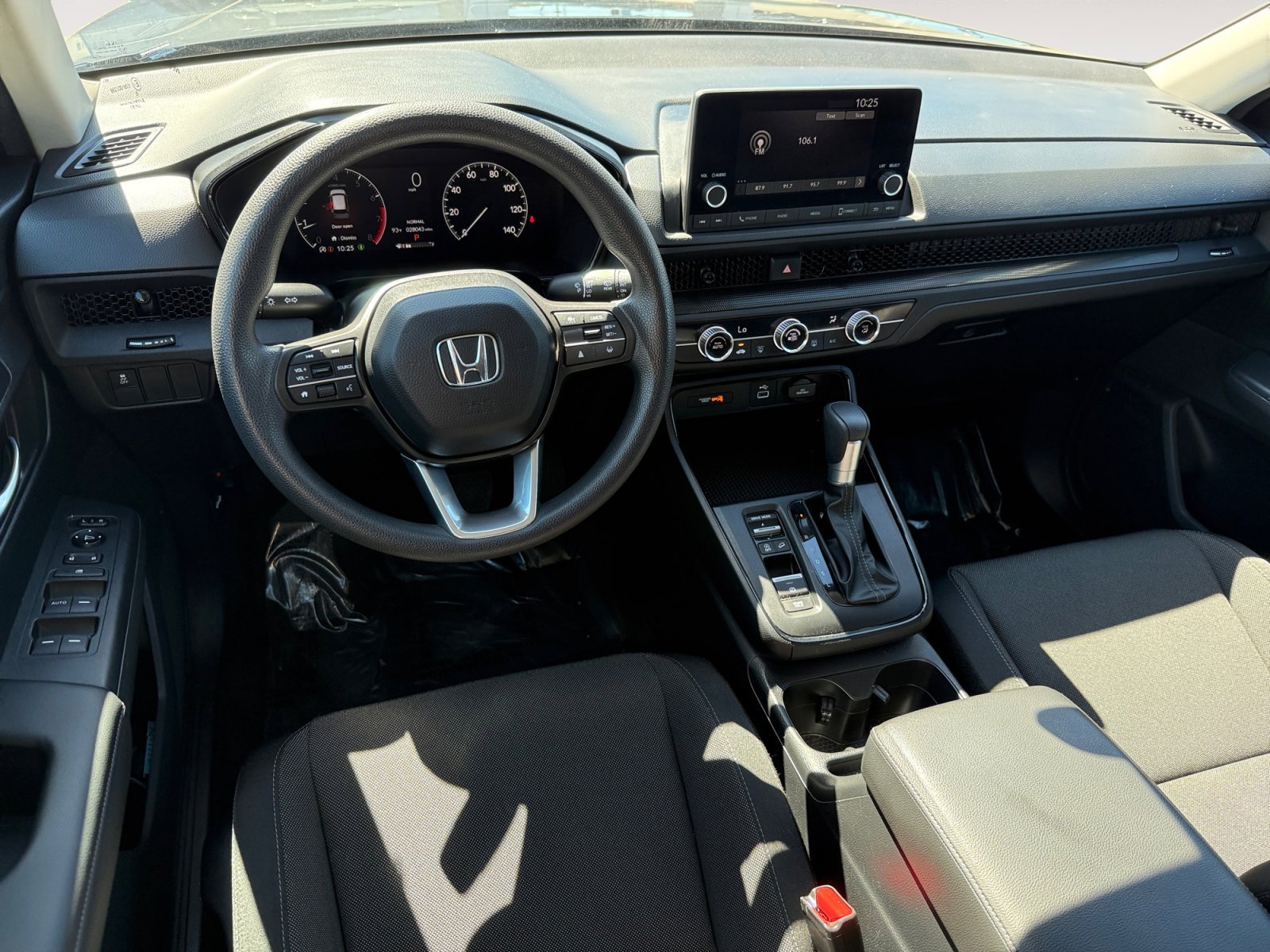 Used 2025 Meteorite Gray Metallic Honda LX image 15
