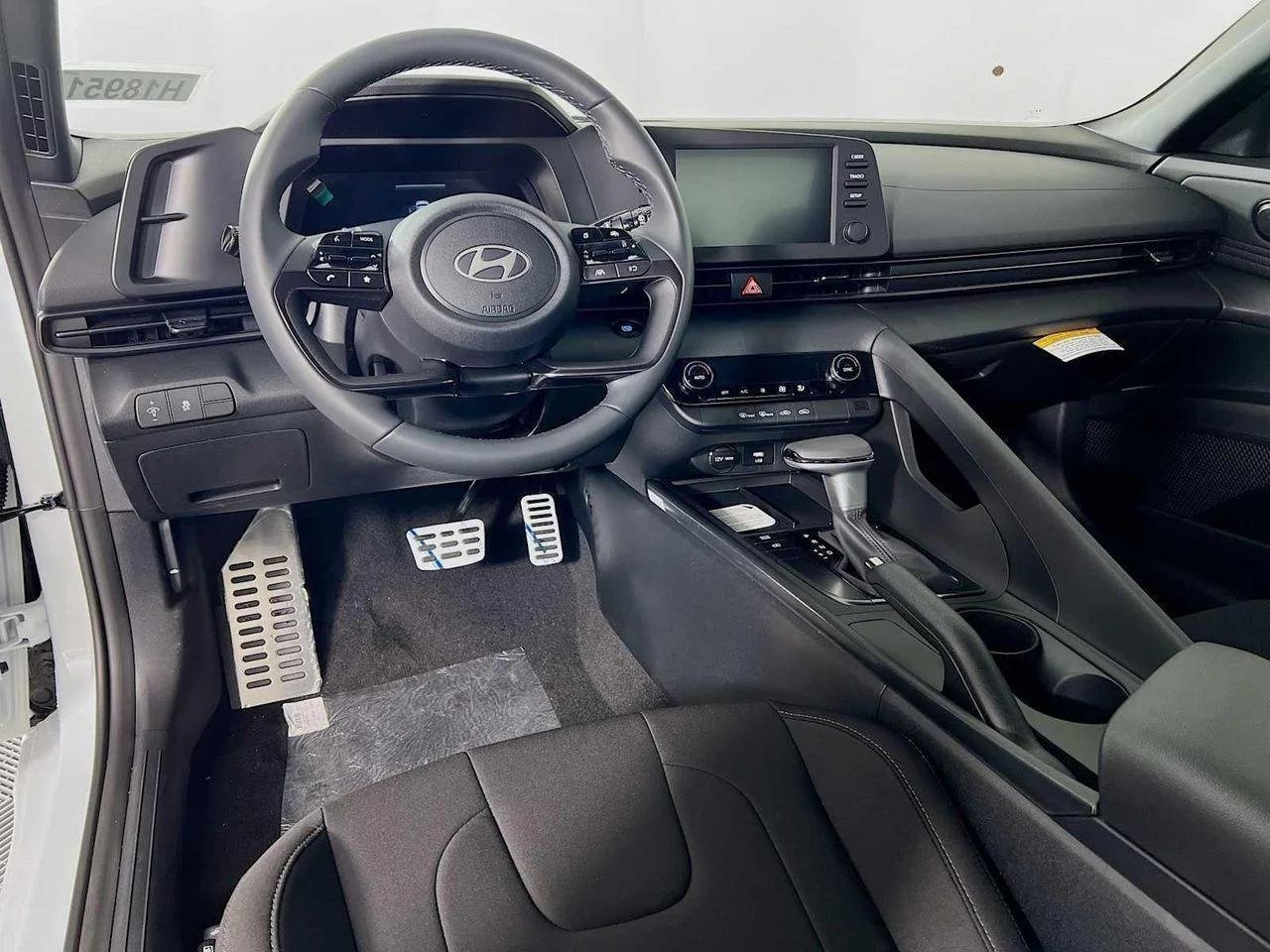 2026 Hyundai Elantra — photo 7