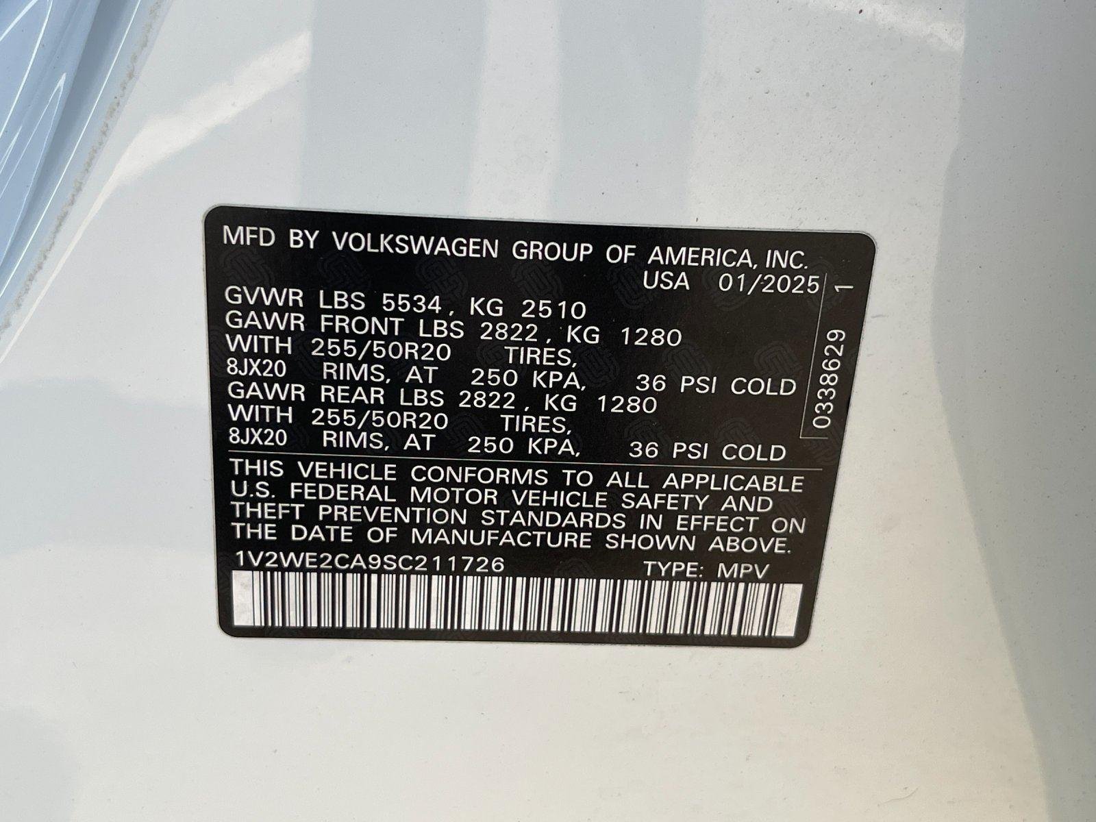 Used 2025 Pure White Volkswagen 2.0T SE w/Technology image 12