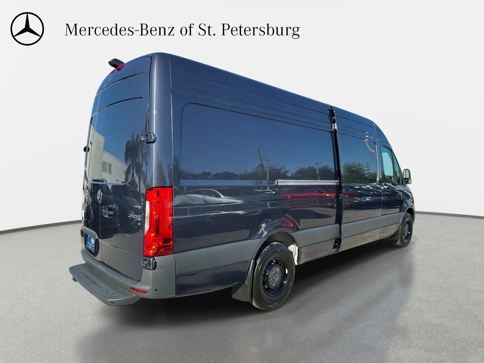 New 2026 Gray Metallic Sprinter Cargo 170 WB image 4