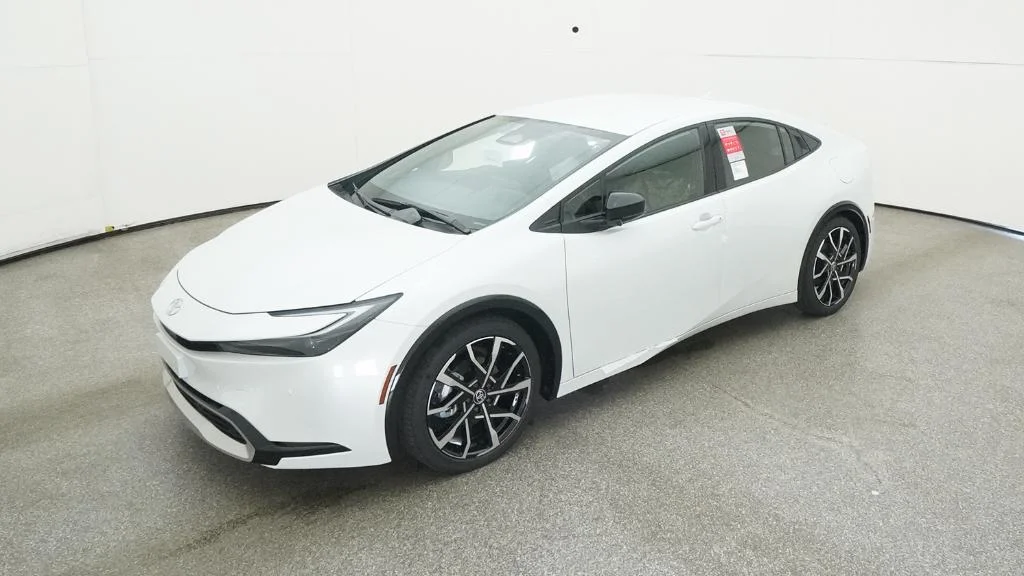 2025 Toyota Prius XSE - Photo 9