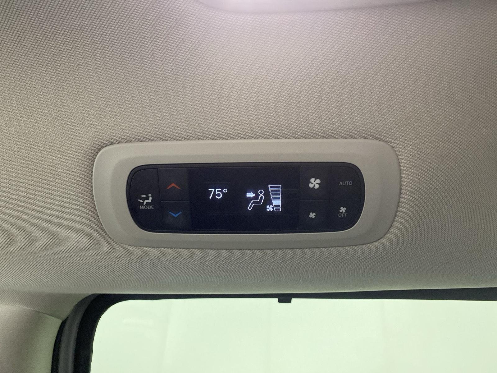 Used 2024 Silver Mist Clearcoat Chrysler Touring L image 30