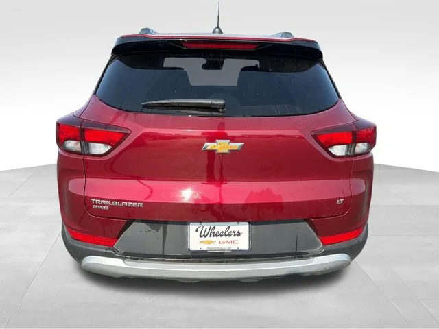 Used 2025 Crimson Metallic Chevrolet LT image 4
