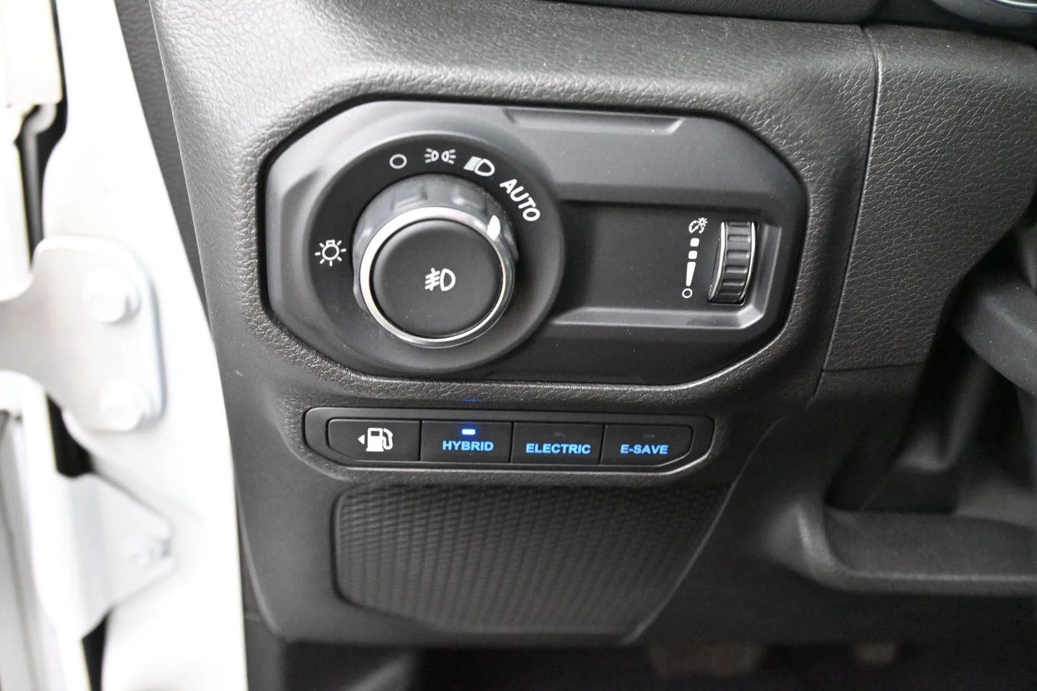 Used 2023 Bright White Clearcoat Jeep Sahara High Altitude image 28