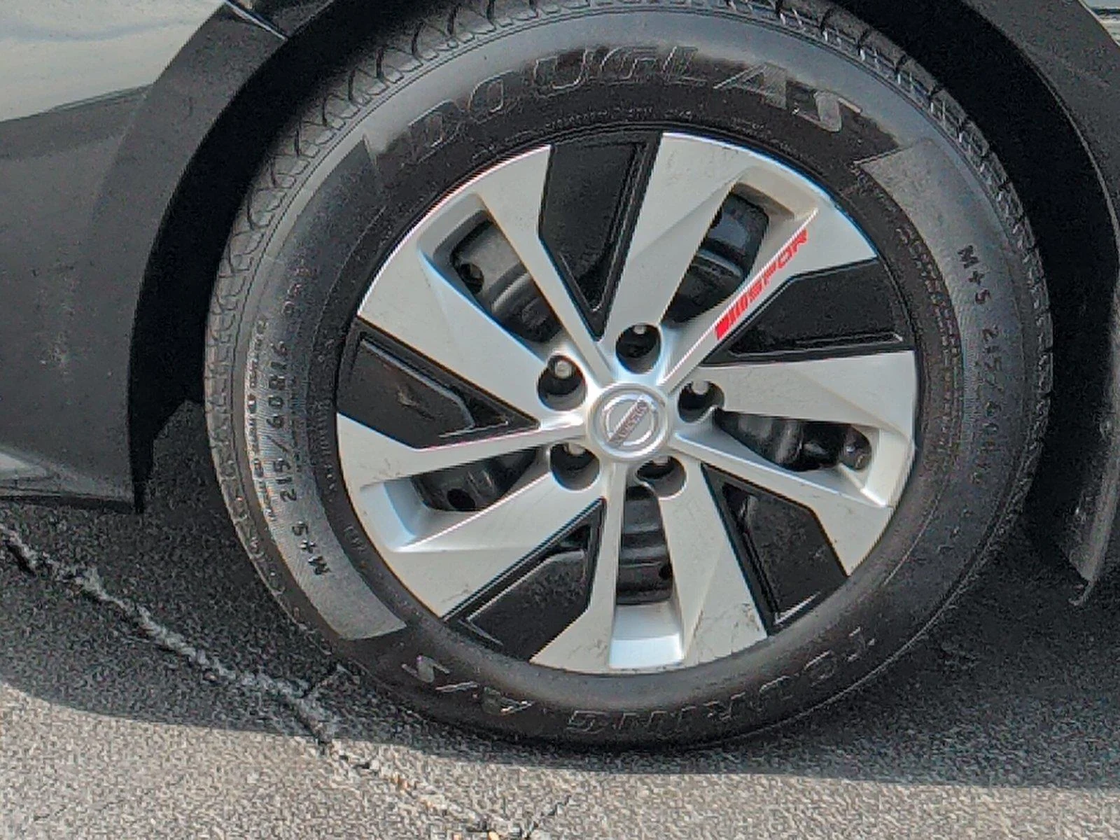Used 2021 Glacier White Nissan 2.5 S image 9