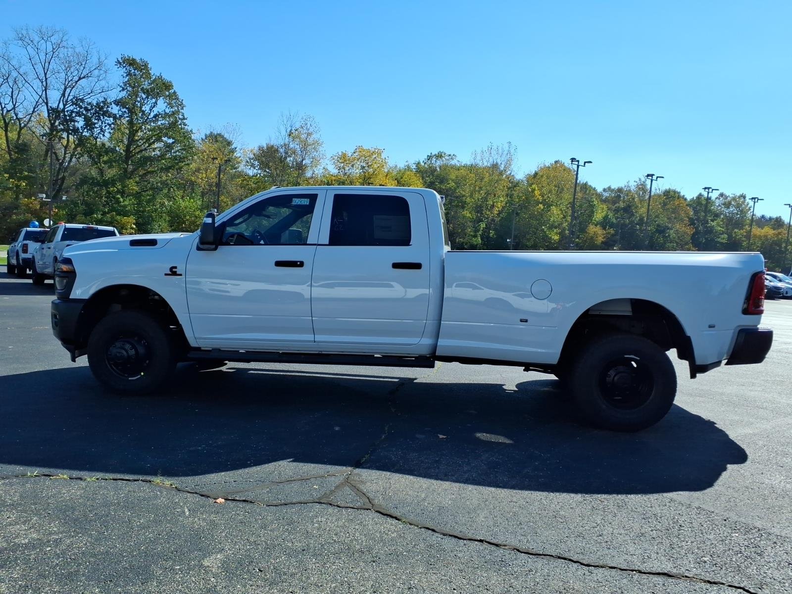 New 2027 Bright White Clear-Coat Exterior Paint RAM Tradesman image 4