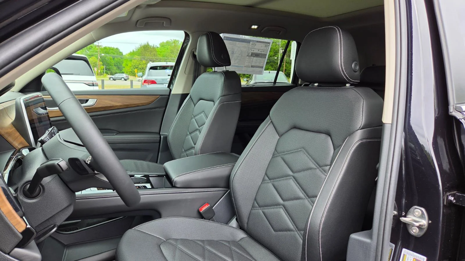 New 2026 Deep Black Pearl Volkswagen 2.0T SE w/Technology image 23