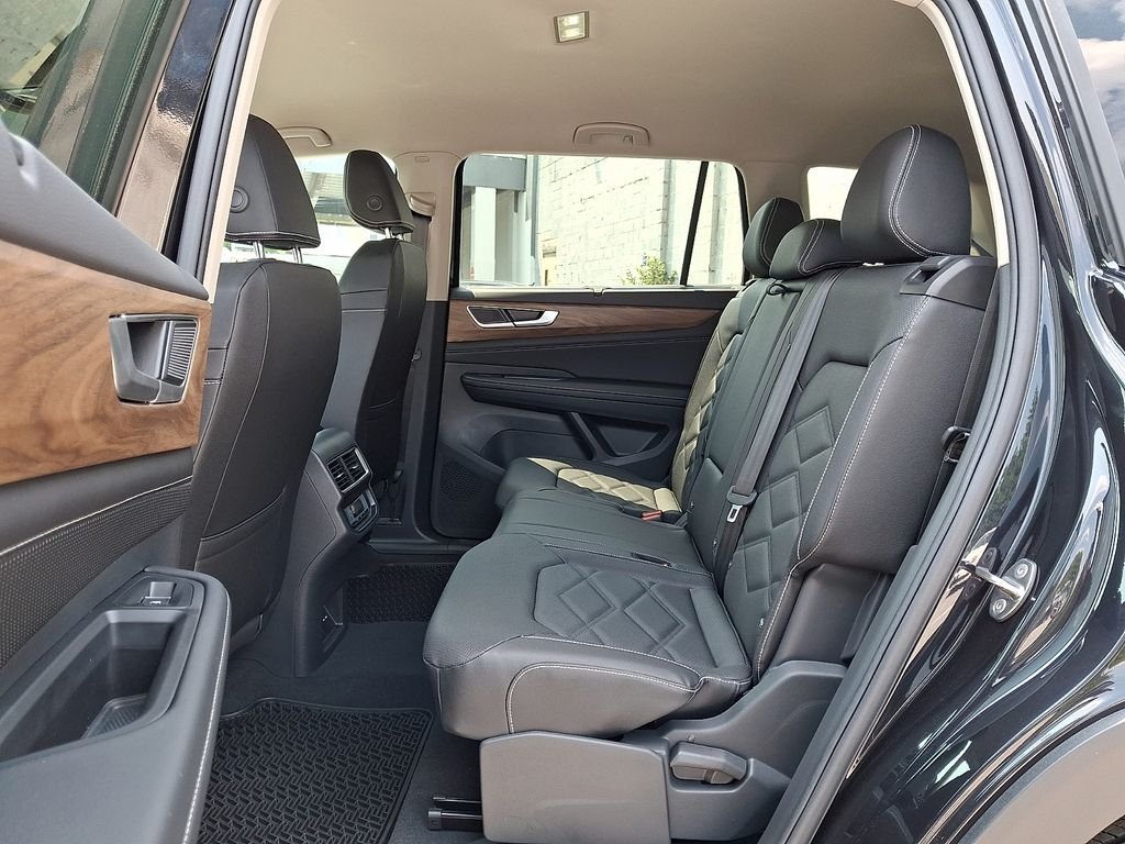 New 2026 Black Volkswagen SE w/Technology image 7