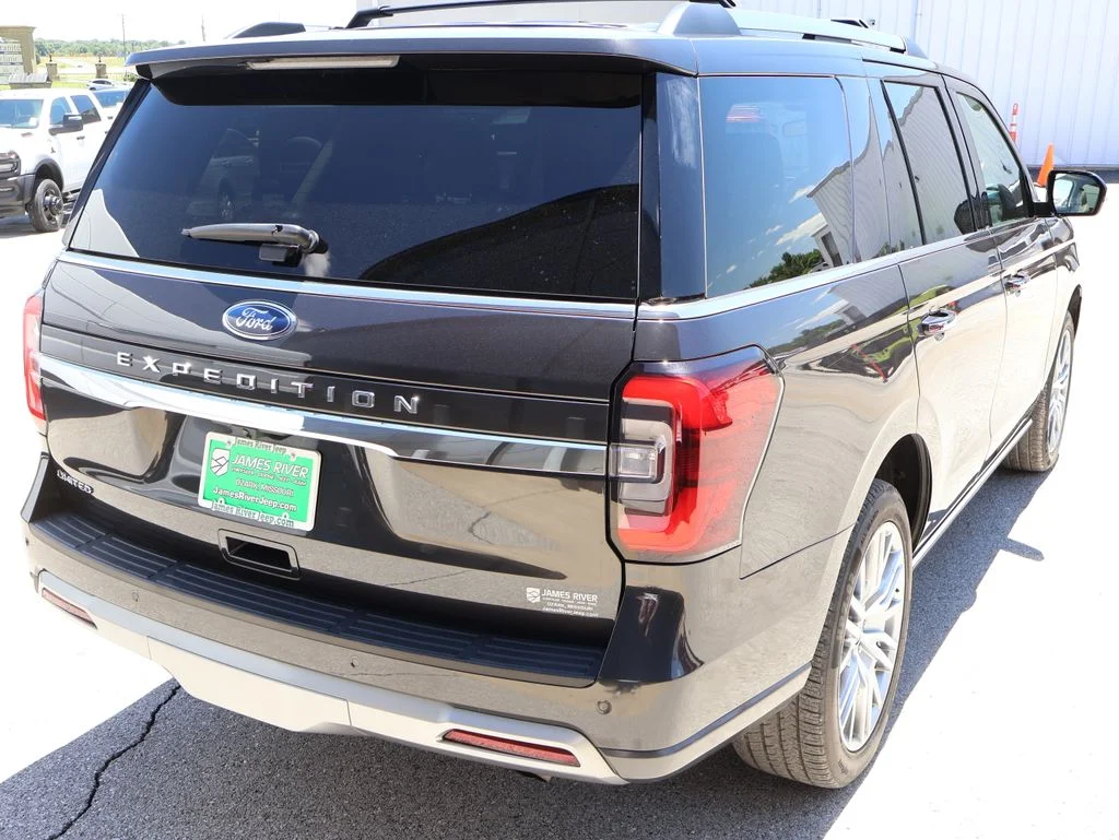 Used 2024 Gray Ford Limited image 5