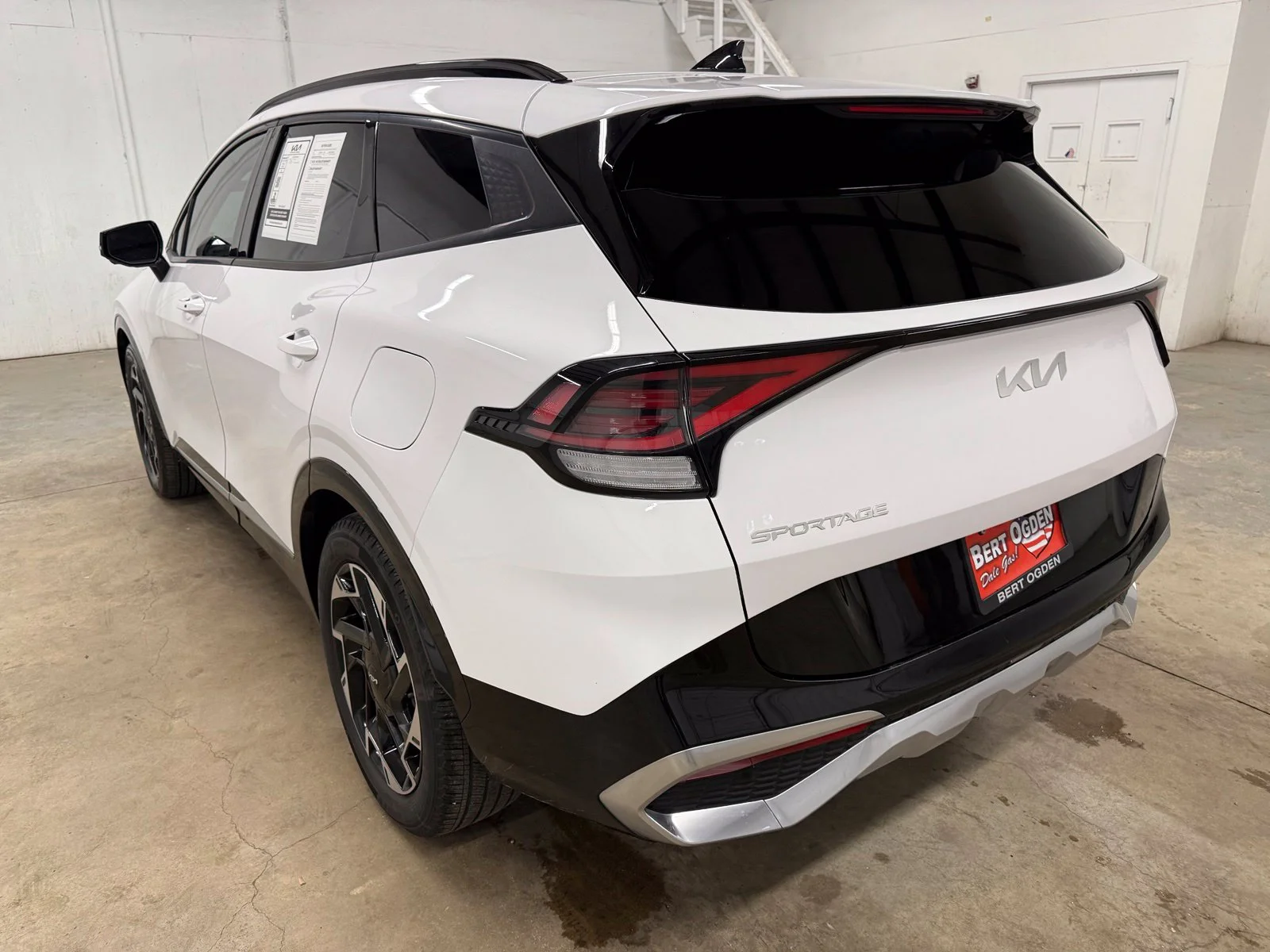Used 2023 White Kia SX-Prestige image 10