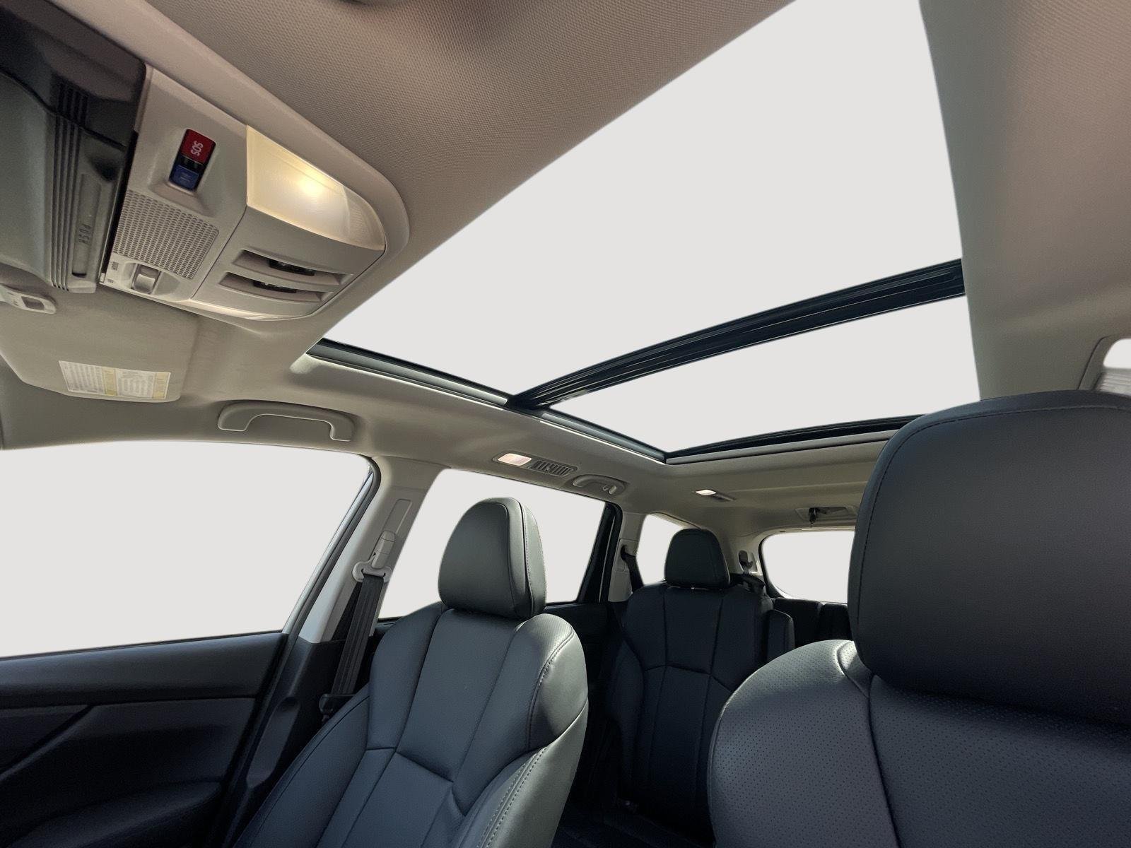 Used 2026 Crystal White Pearl Subaru Onyx Edition Touring image 4