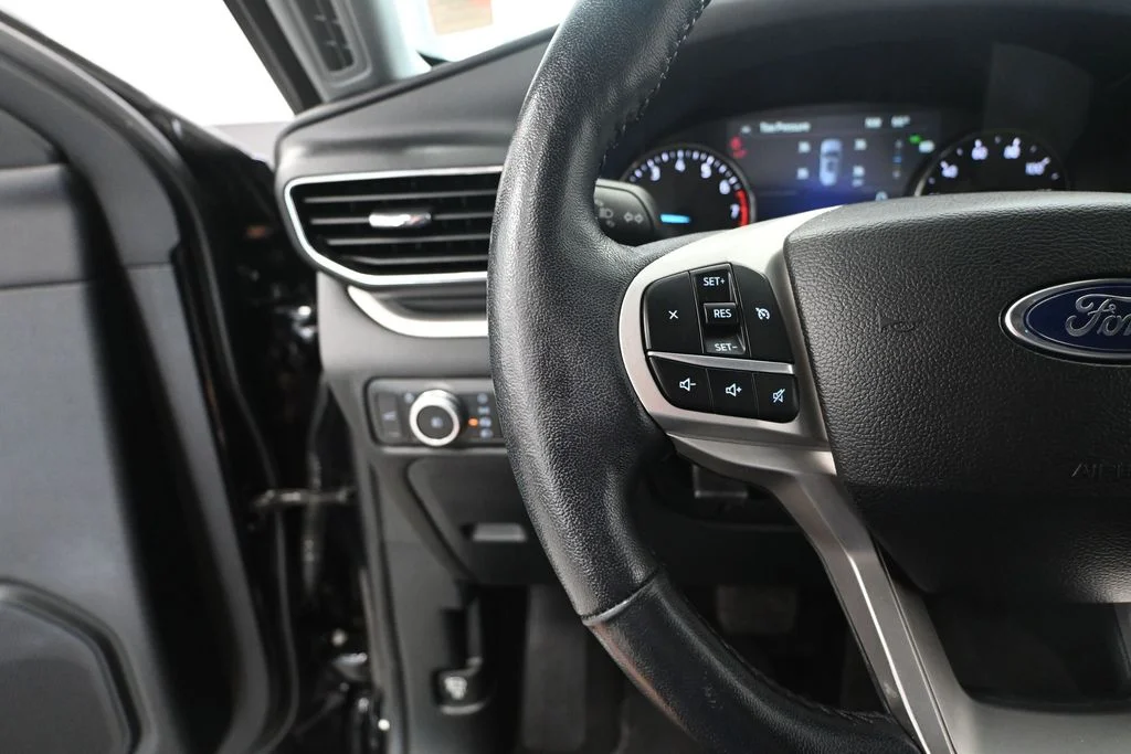 Used 2022 Black Ford XLT image 27