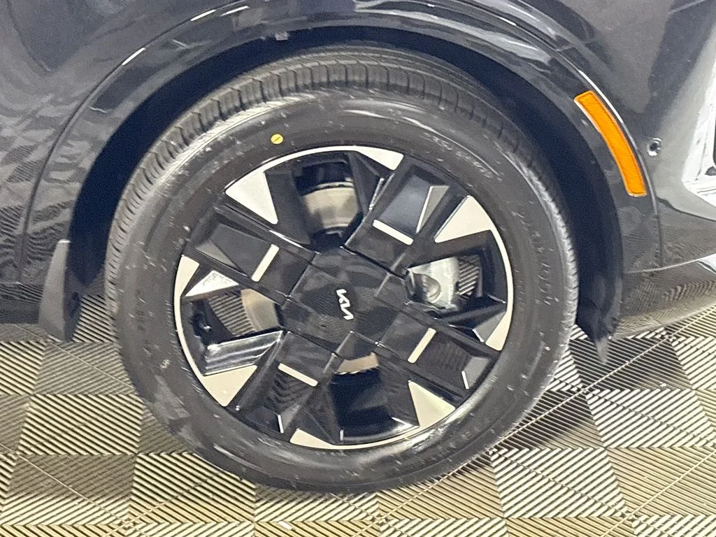 New 2026 Fusion Black Kia SX Prestige image 24
