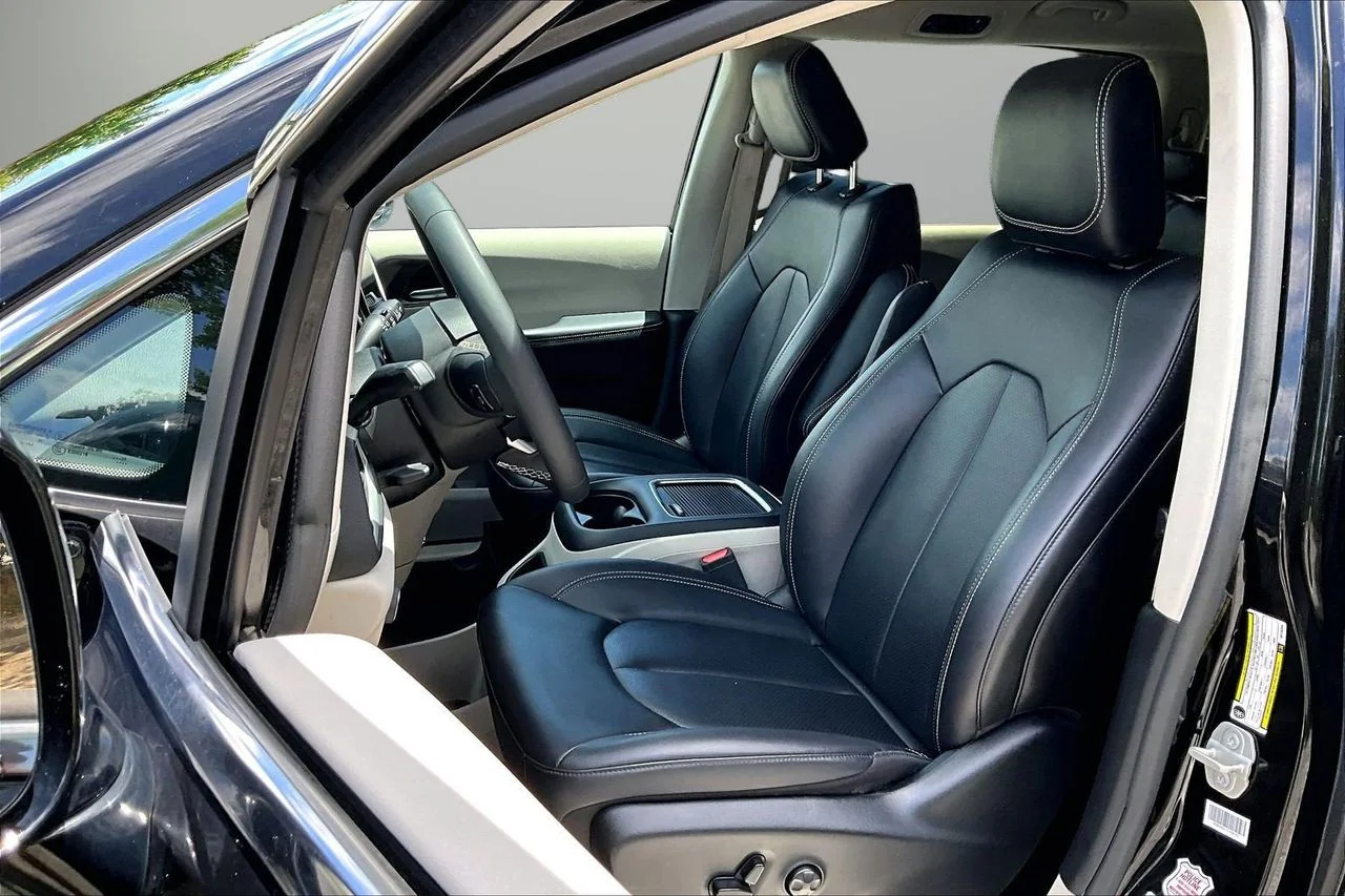 Certified Used 2024 Black Chrysler Touring L image 20