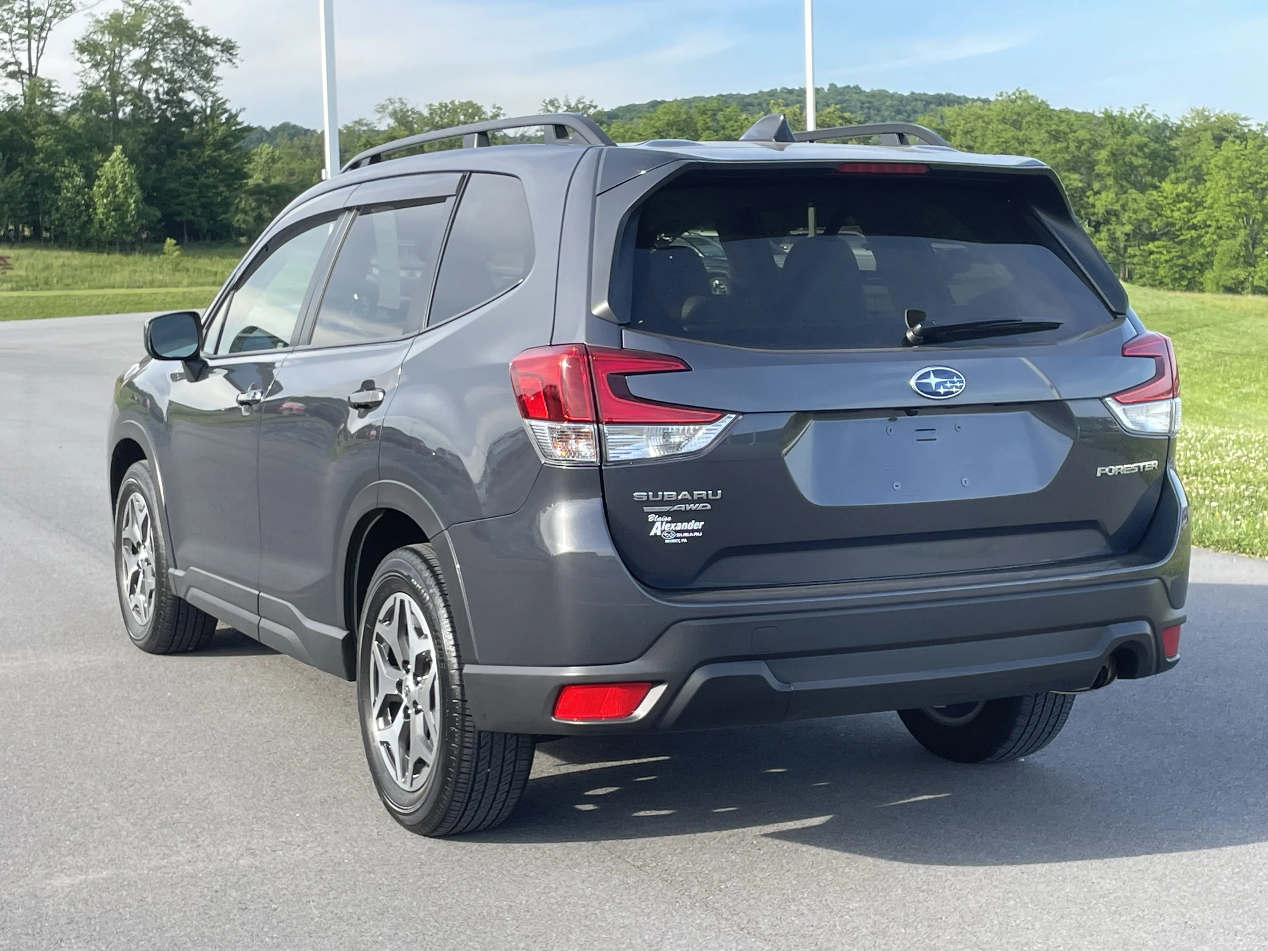 Used 2024 Magnetite Gray Metallic Subaru Premium image 6