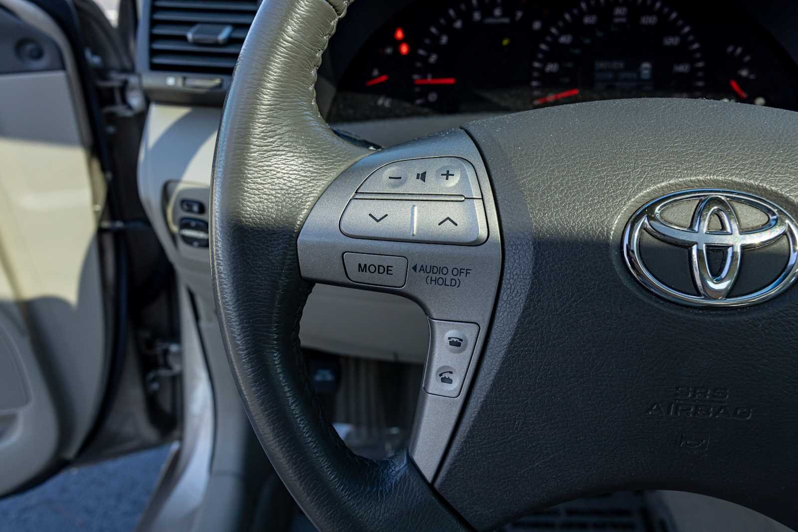 Used 2007 Desert Sand Mica Toyota LE image 12