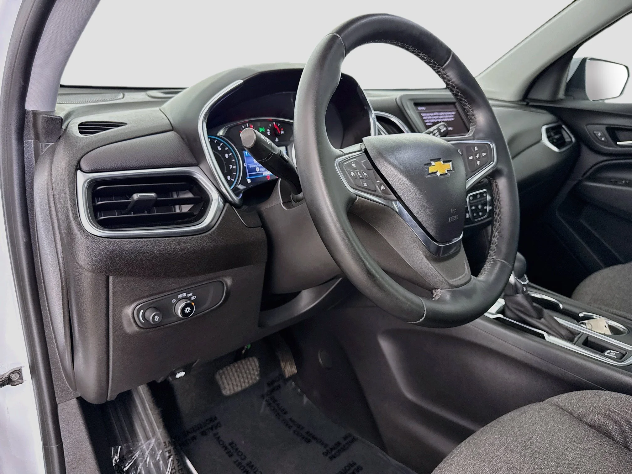 Used 2023 SUMMIT WHITE Chevrolet LT image 11