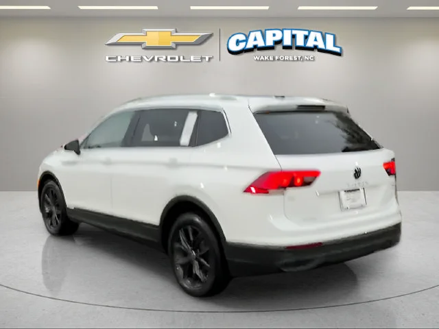 Used 2024  Volkswagen 2.0T SE image 3