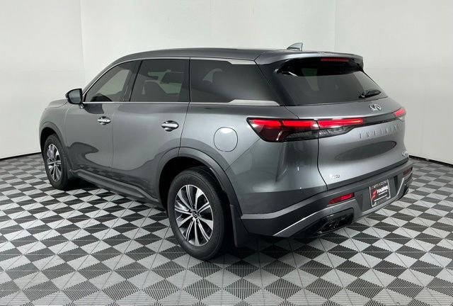 Certified Used 2023 Gray INFINITI PURE image 4