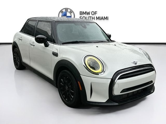 2023 MINI Hardtop Cooper's photo