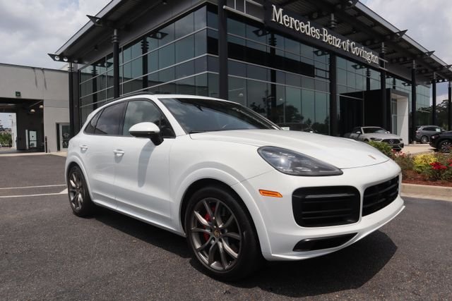 2023 Porsche Cayenne GTS's photo