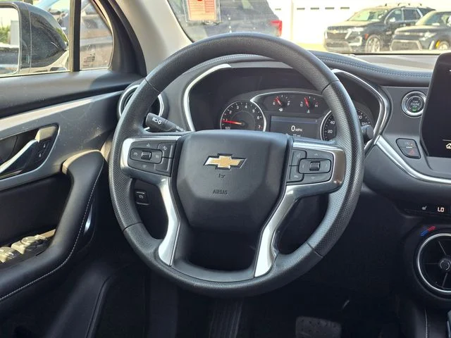 Used 2024 White Chevrolet LT image 34