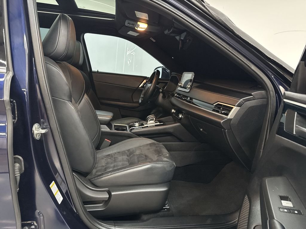 Used 2022 Cosmic Blue Metallic Mitsubishi  image 18