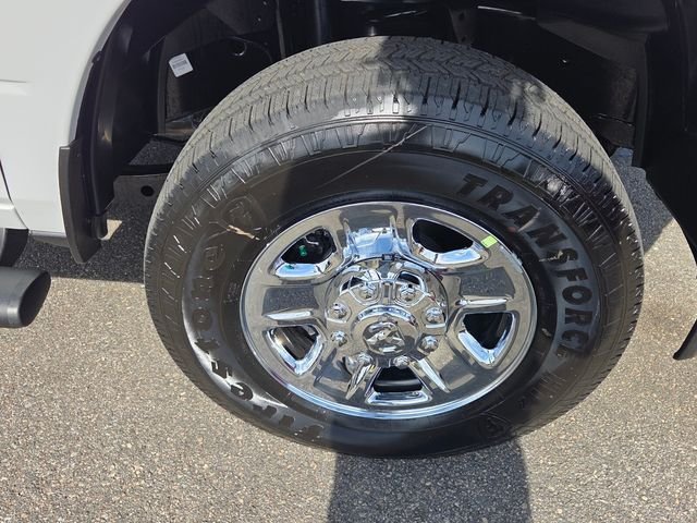 New 2026 Bright White Clear-Coat Exterior Paint RAM Tradesman image 17