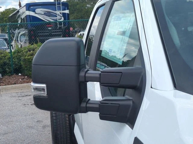 2025 Ford F-350 Super Duty Chassis Cab XL - Photo 12