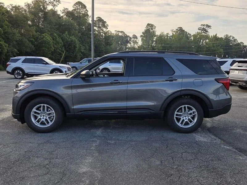 New 2026 Carbonized Gray Metallic Ford Active image 4