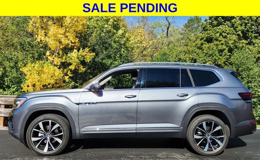 2022 Volkswagen Atlas 3.6L SEL Premium R-Line 4MOTION's photo