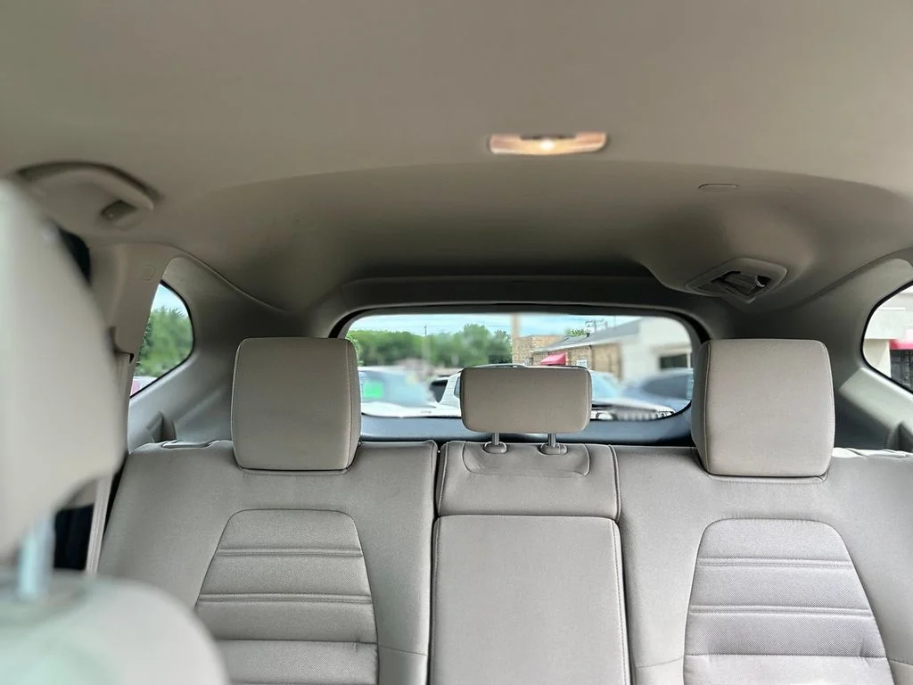 Used 2018 White Honda EX image 11