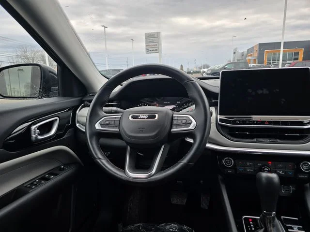 Used 2022 Black Jeep Limited image 14