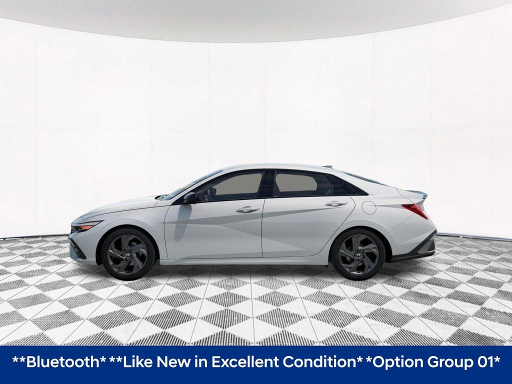 Used 2026 White Hyundai SEL Sport image 5