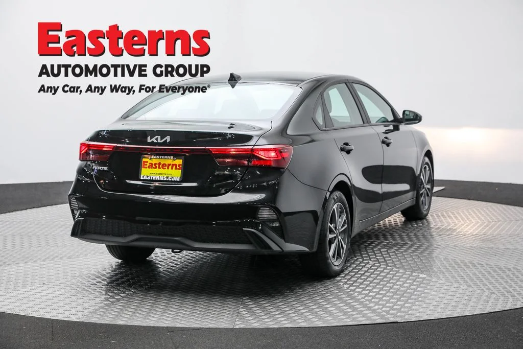 Used 2024 Black Kia LXS image 5