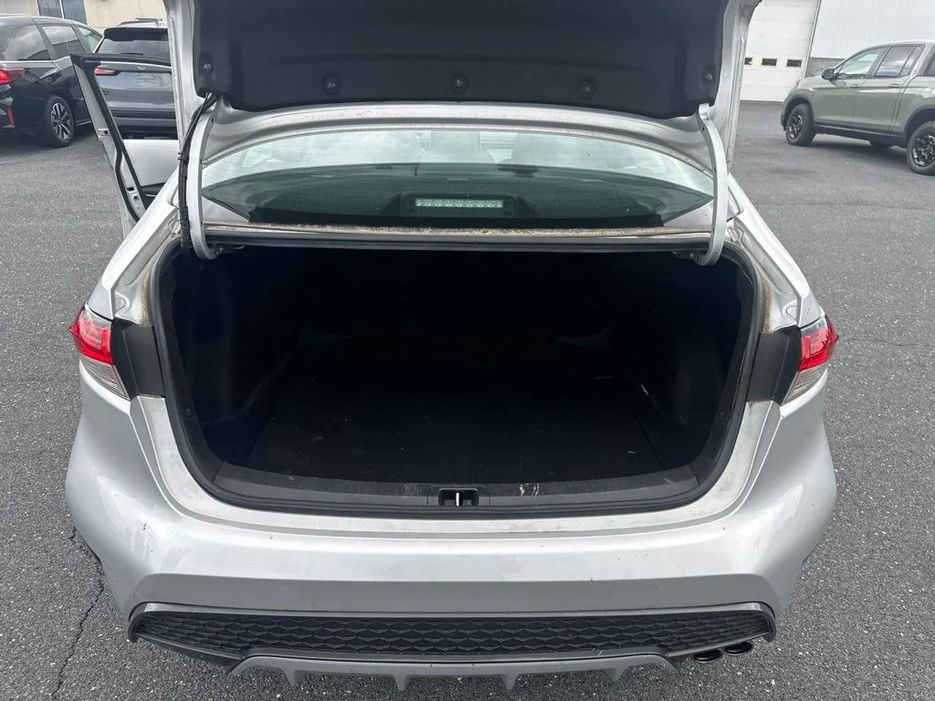 Used 2020 Classic Silver Metallic Toyota SE image 12