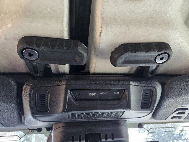 Used 2026 Black Clearcoat Jeep Rubicon image 18