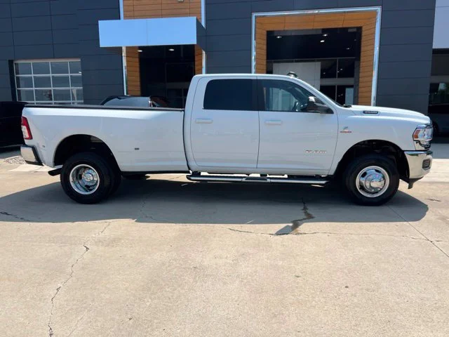 Used 2022 White Ram Big Horn image 2