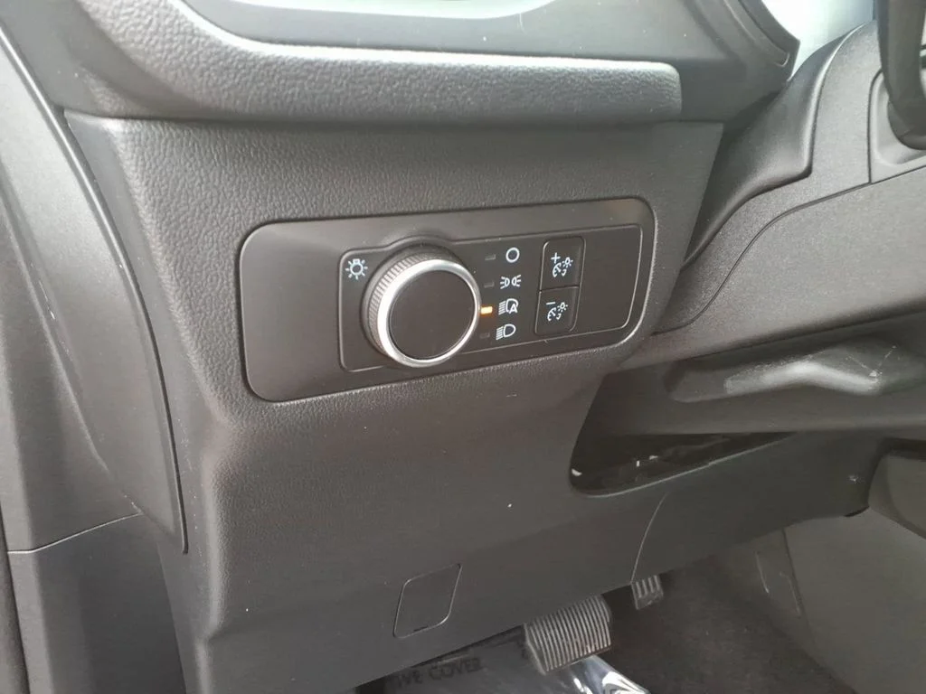 Used 2025 Silver Ford Active image 28